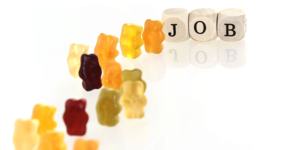 su-dong-bang-ve-nang-luc-va-gia-tri-thi-truong